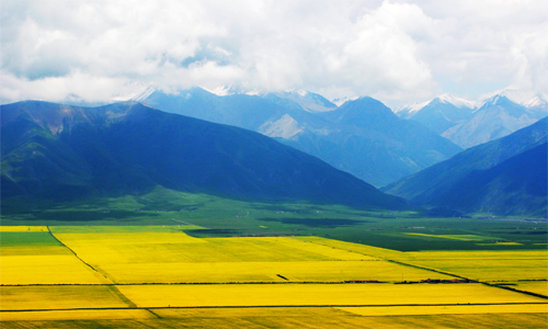 兰州-门源(单车程约360km，行驶约5h)-祁连草原-七彩丹霞-张掖/临泽（单程月280km，约行4h)